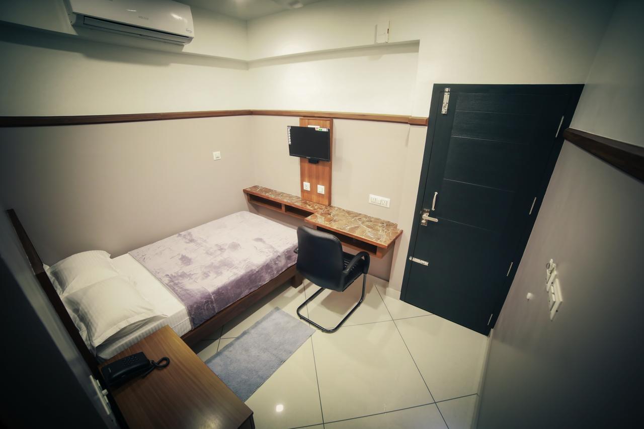 Отель Icon Residency Калпетта Экстерьер фото